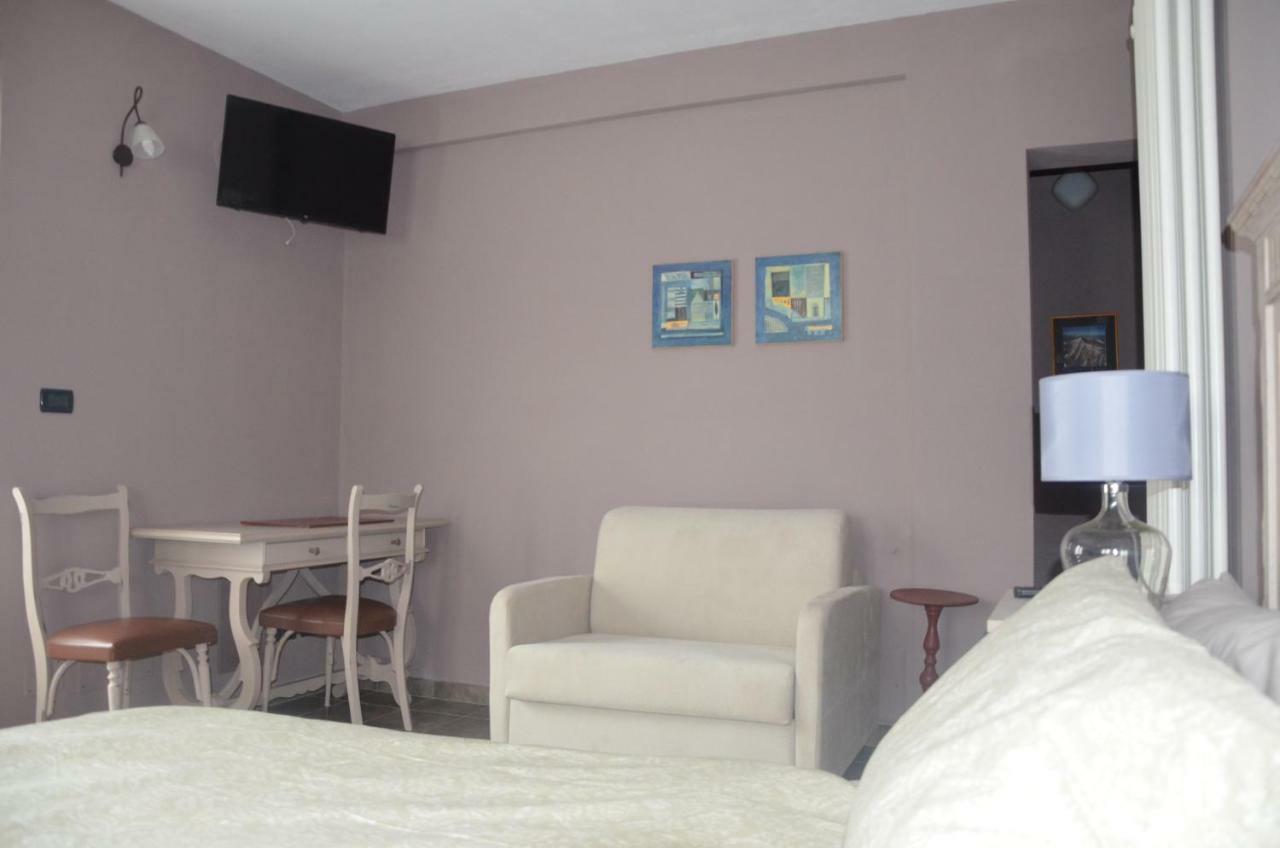 La Bonauda Hotel Valperga Bagian luar foto